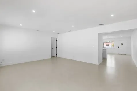 6573 Eaton Street Hollywood FL 33024
