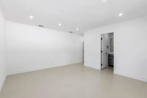 6573 Eaton Street Hollywood FL 33024