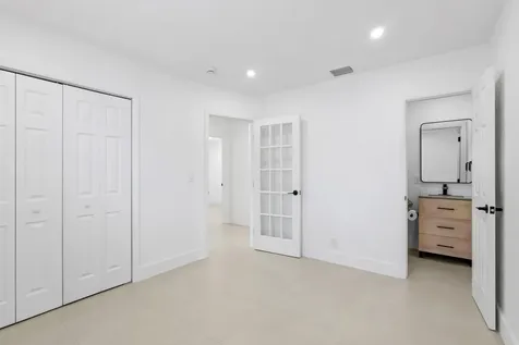 6573 Eaton Street Hollywood FL 33024