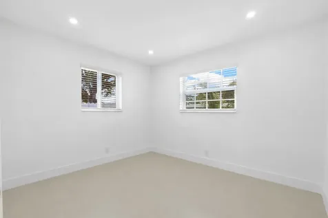 6573 Eaton Street Hollywood FL 33024