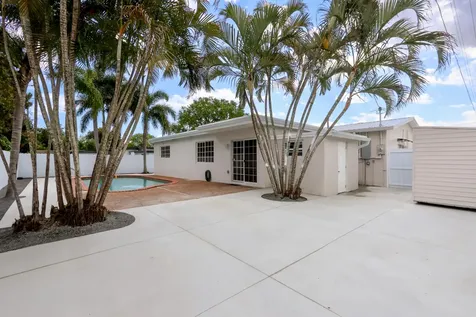 6573 Eaton Street Hollywood FL 33024