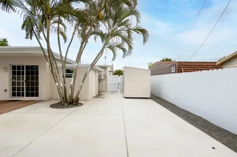 6573 Eaton Street Hollywood FL 33024