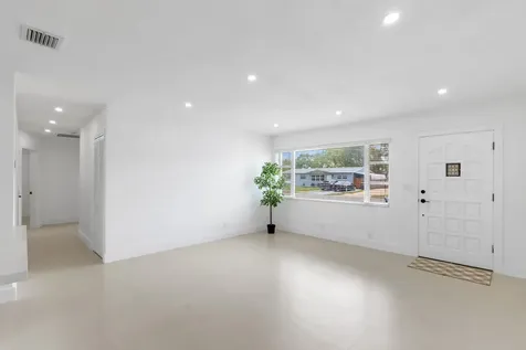 6573 Eaton Street Hollywood FL 33024