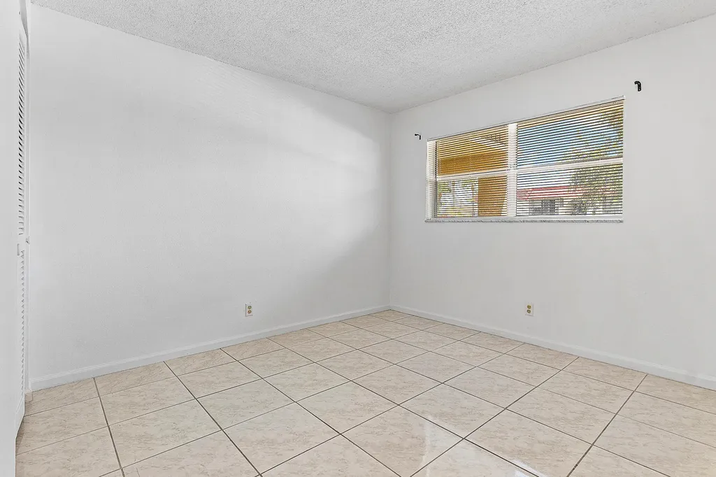 9855 Sandalfoot Boulevard Boca Raton FL 33428