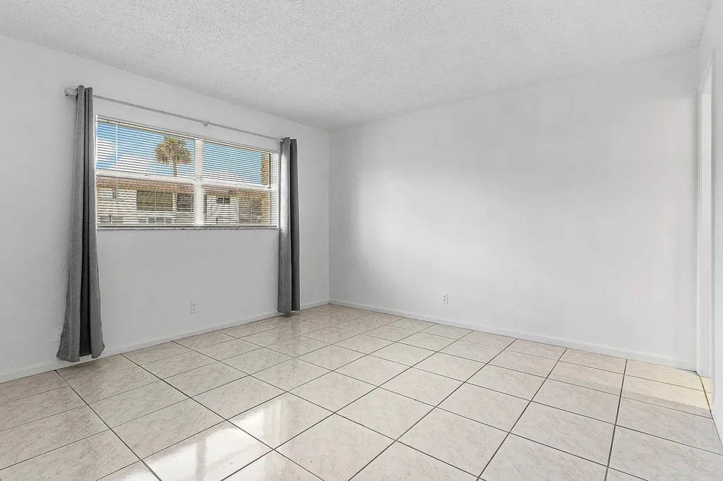 9855 Sandalfoot Boulevard Boca Raton FL 33428
