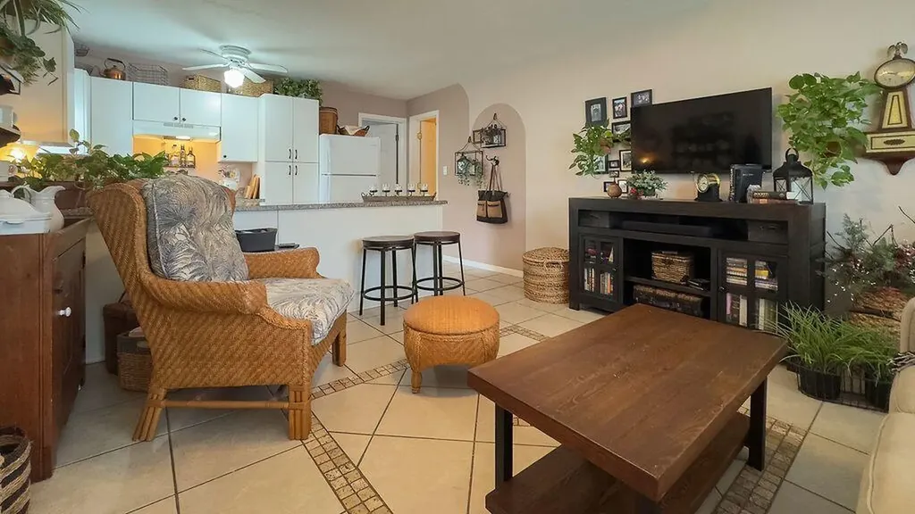 902 NE 34th Street Oakland Park FL 33334