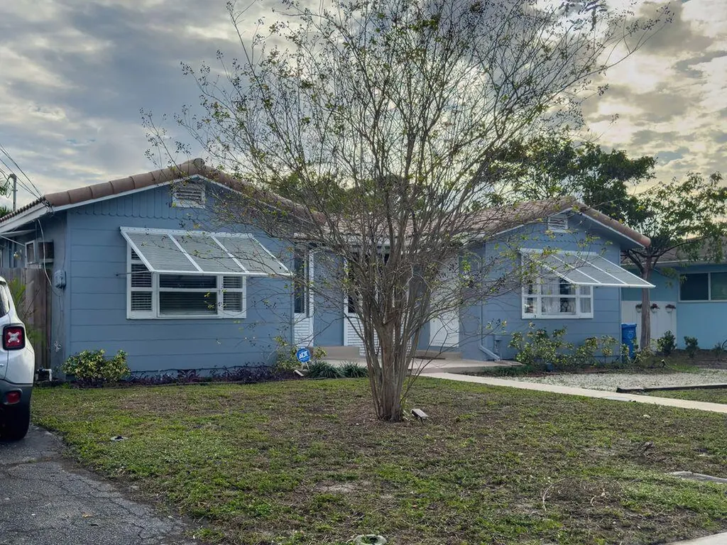 902 NE 34th Street Oakland Park FL 33334