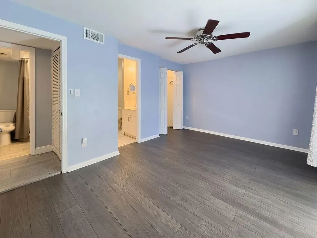 902 NE 34th Street Oakland Park FL 33334