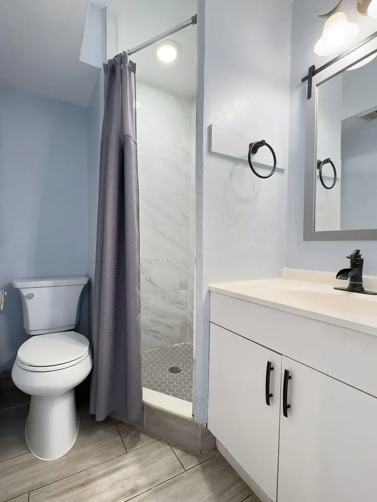 902 NE 34th Street Oakland Park FL 33334