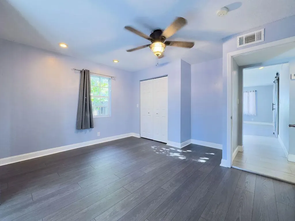 902 NE 34th Street Oakland Park FL 33334