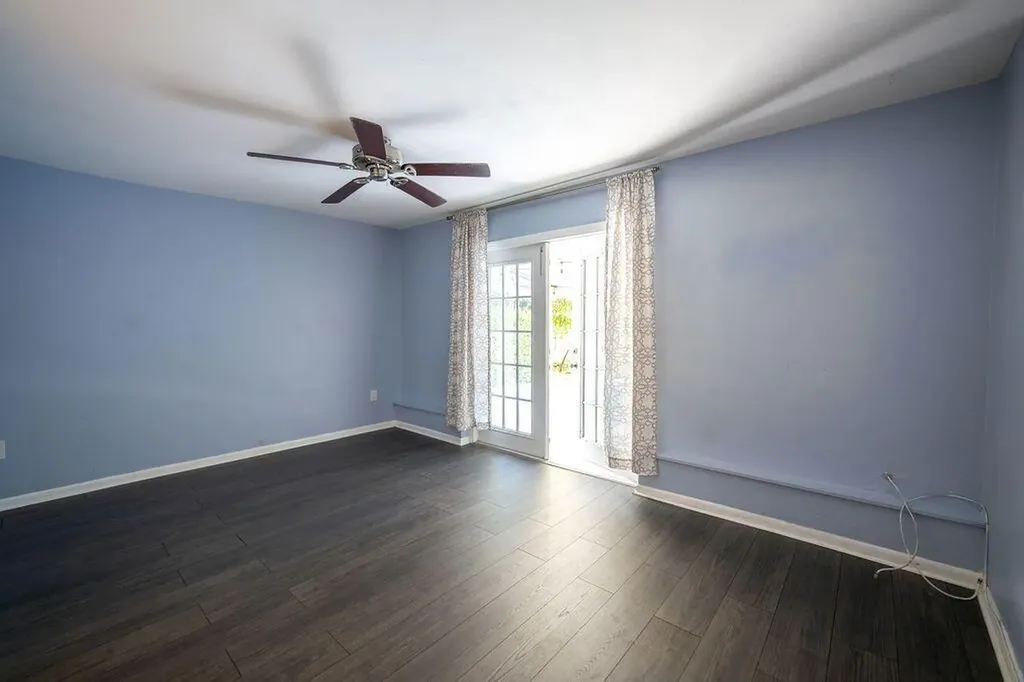 902 NE 34th Street Oakland Park FL 33334