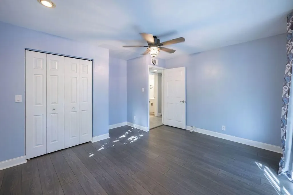 902 NE 34th Street Oakland Park FL 33334