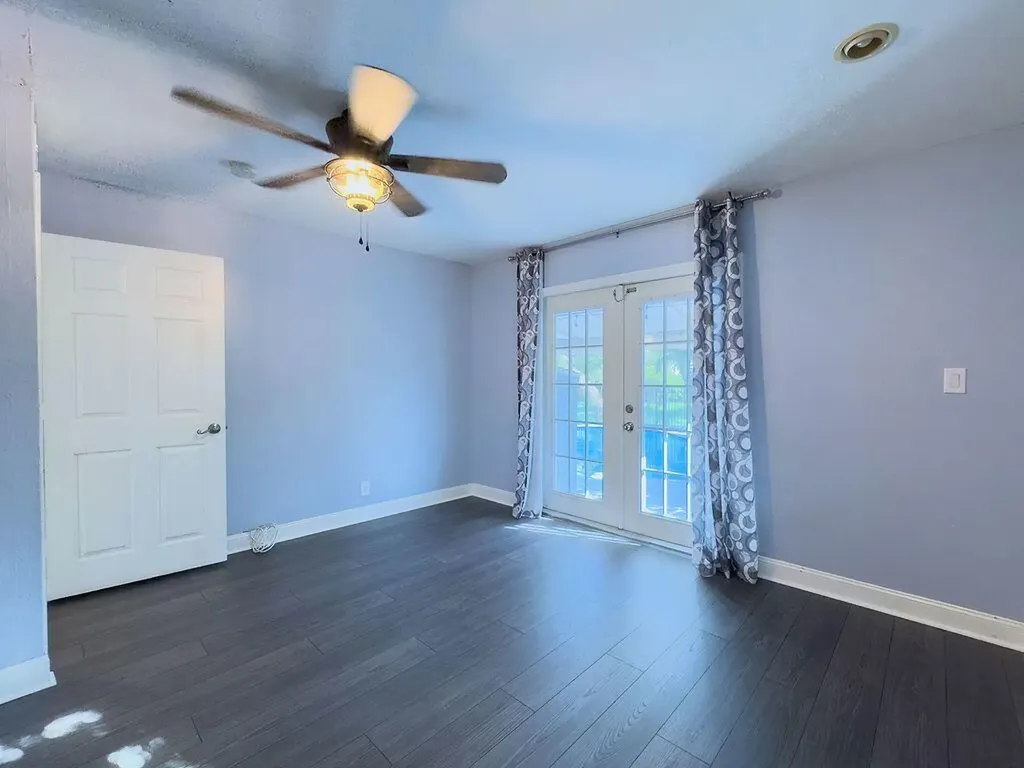 902 NE 34th Street Oakland Park FL 33334
