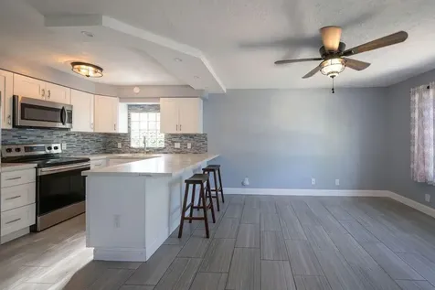 902 NE 34th Street Oakland Park FL 33334