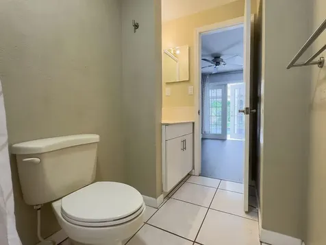 902 NE 34th Street Oakland Park FL 33334