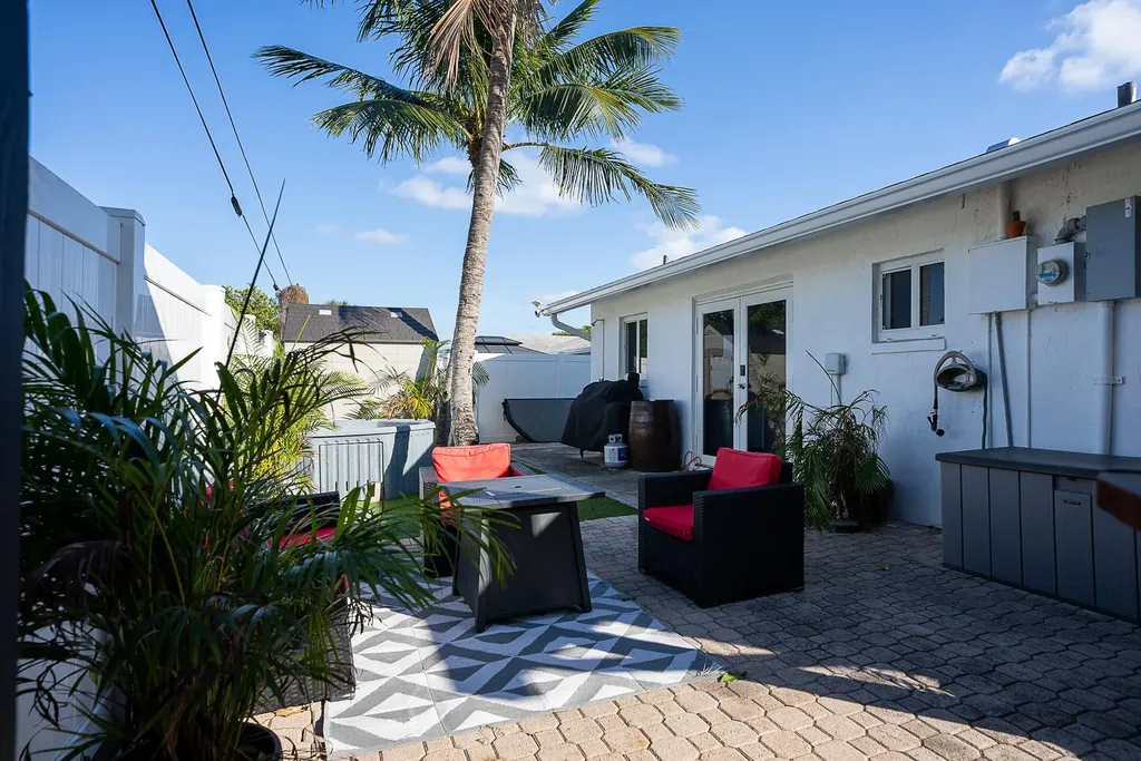 119 SE 5th Street Delray Beach FL 33483