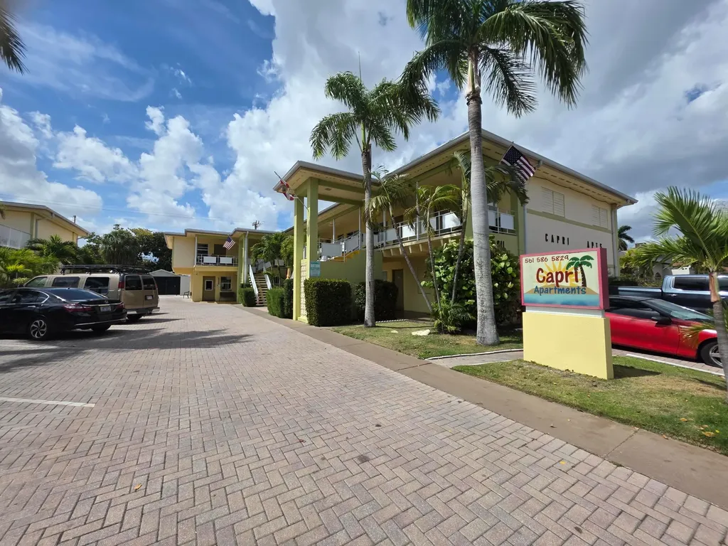 911 N Federal Highway Lake Worth Beach FL 33460