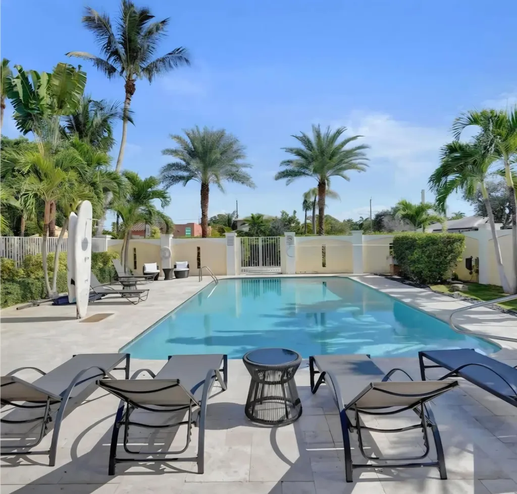 911 N Federal Highway Lake Worth Beach FL 33460