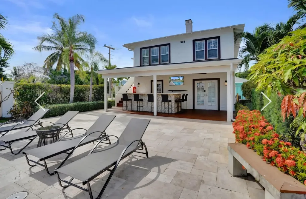 911 N Federal Highway Lake Worth Beach FL 33460