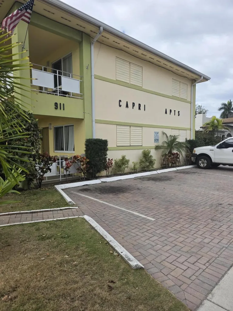 911 N Federal Highway Lake Worth Beach FL 33460