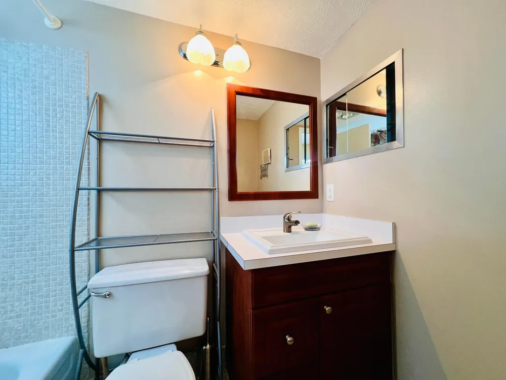 40 Dorchester B West Palm Beach FL 33417