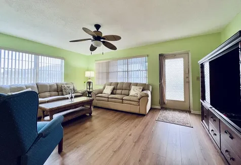40 Dorchester B West Palm Beach FL 33417