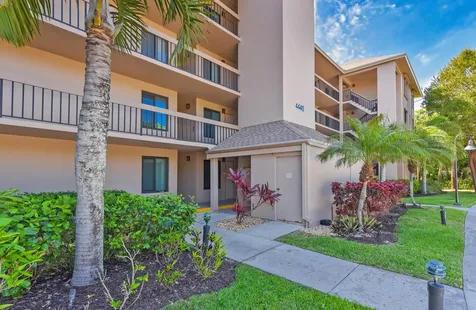 4440 NE Sandpebble Trace Stuart FL 34996