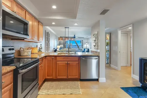 4440 NE Sandpebble Trace Stuart FL 34996