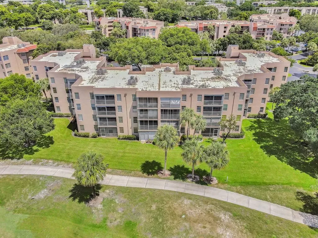 9531 Seagrape Drive Davie FL 33324