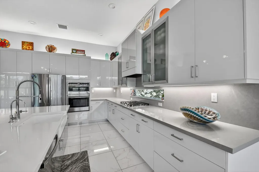 9193 Seahorse Bay Drive Boynton Beach FL 33473
