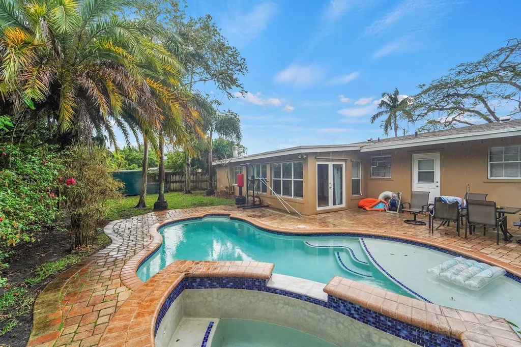 720 NE 23rd Place Pompano Beach FL 33064