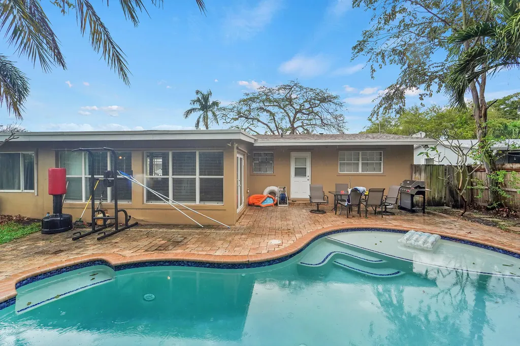 720 NE 23rd Place Pompano Beach FL 33064