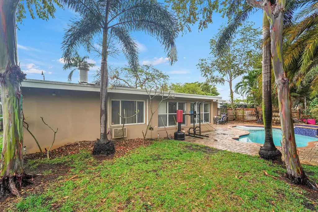 720 NE 23rd Place Pompano Beach FL 33064