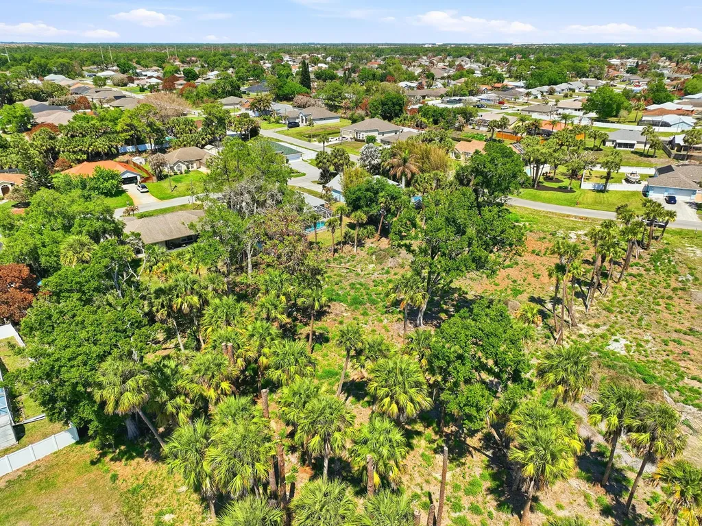 2016 SW Leafy Road Port St Lucie FL 34953