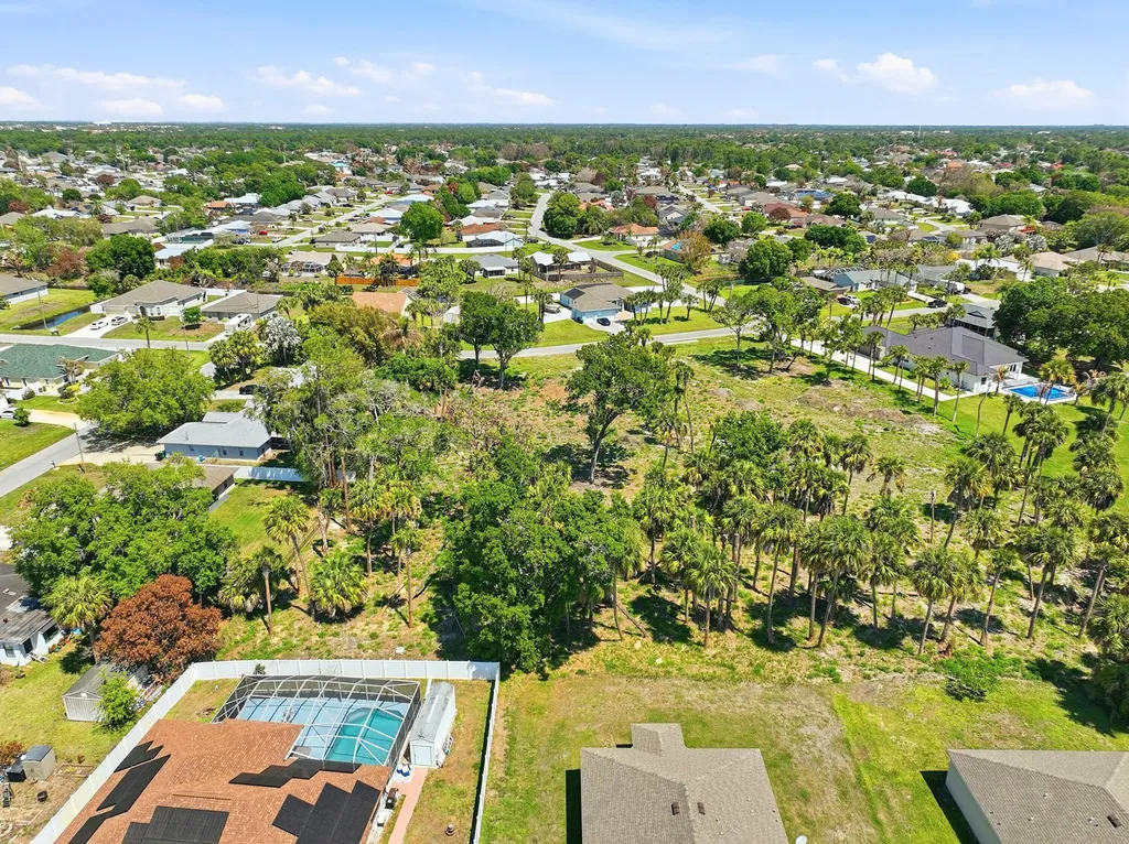 2016 SW Leafy Road Port St Lucie FL 34953