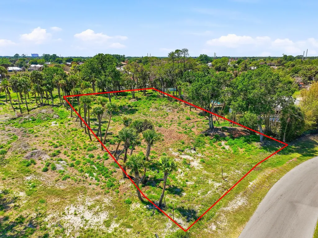 2016 SW Leafy Road Port St Lucie FL 34953