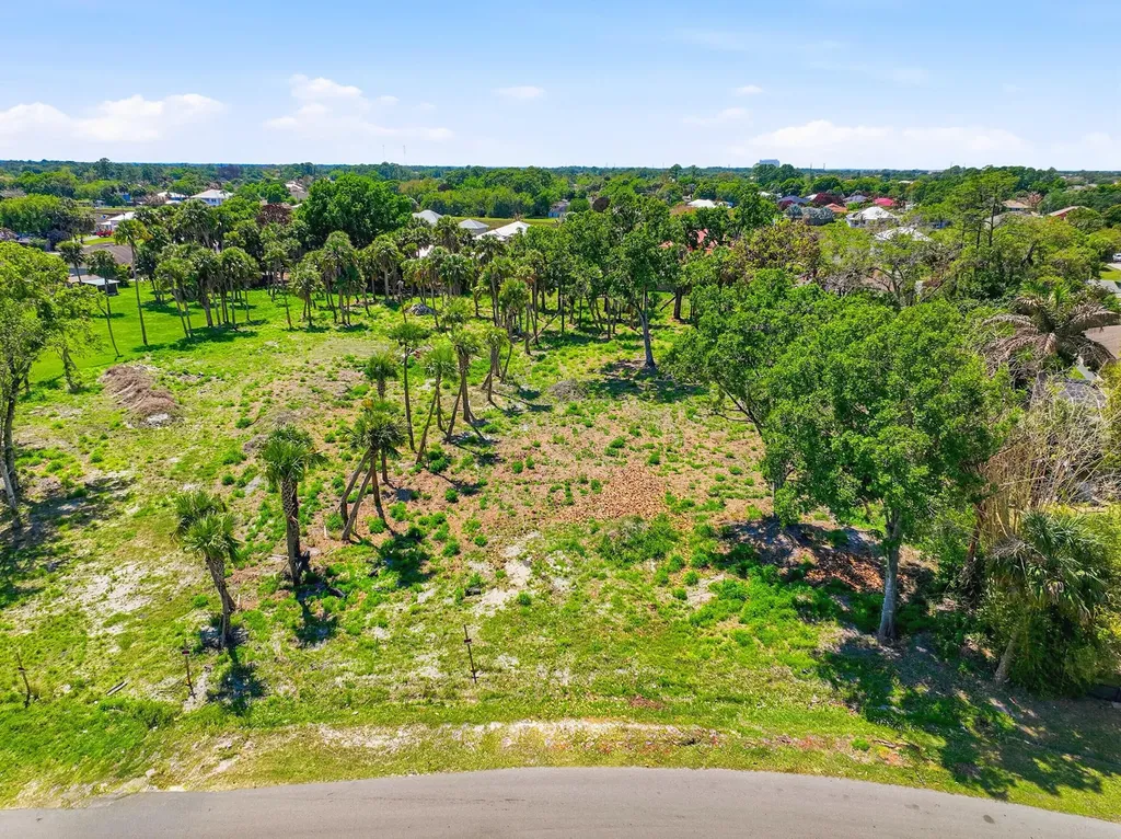 2016 SW Leafy Road Port St Lucie FL 34953