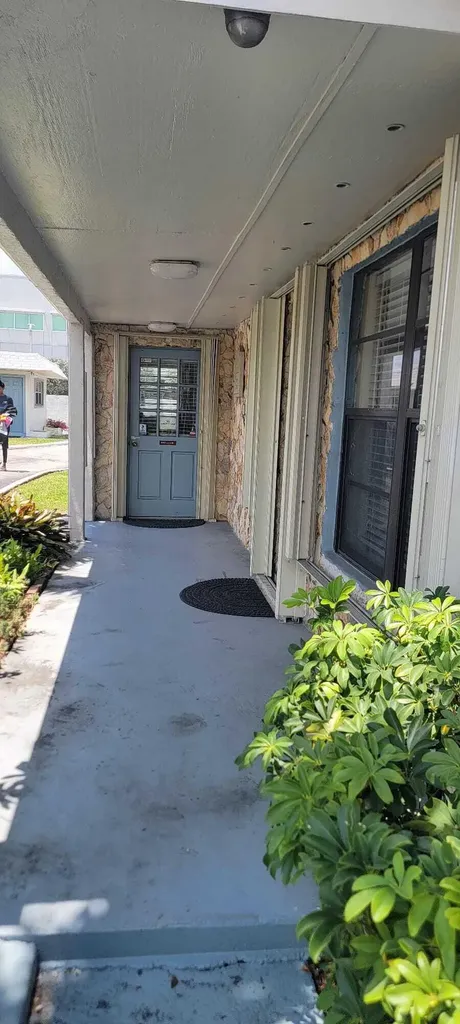 5935 Taft Street Hollywood FL 33021