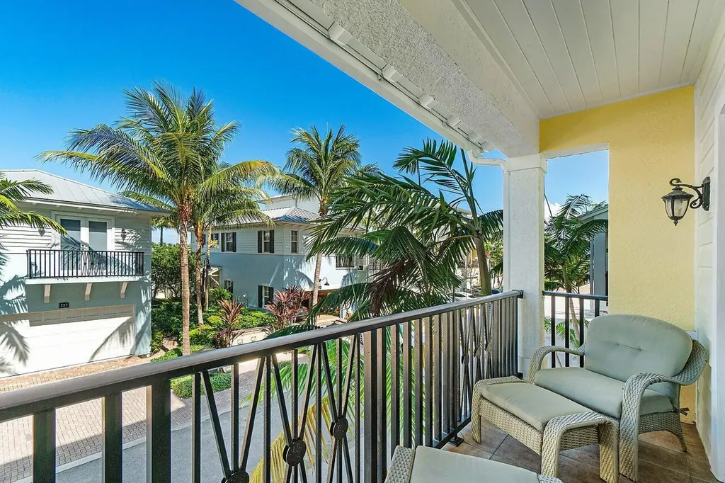 226 N Latitude Circle Delray Beach FL 33483
