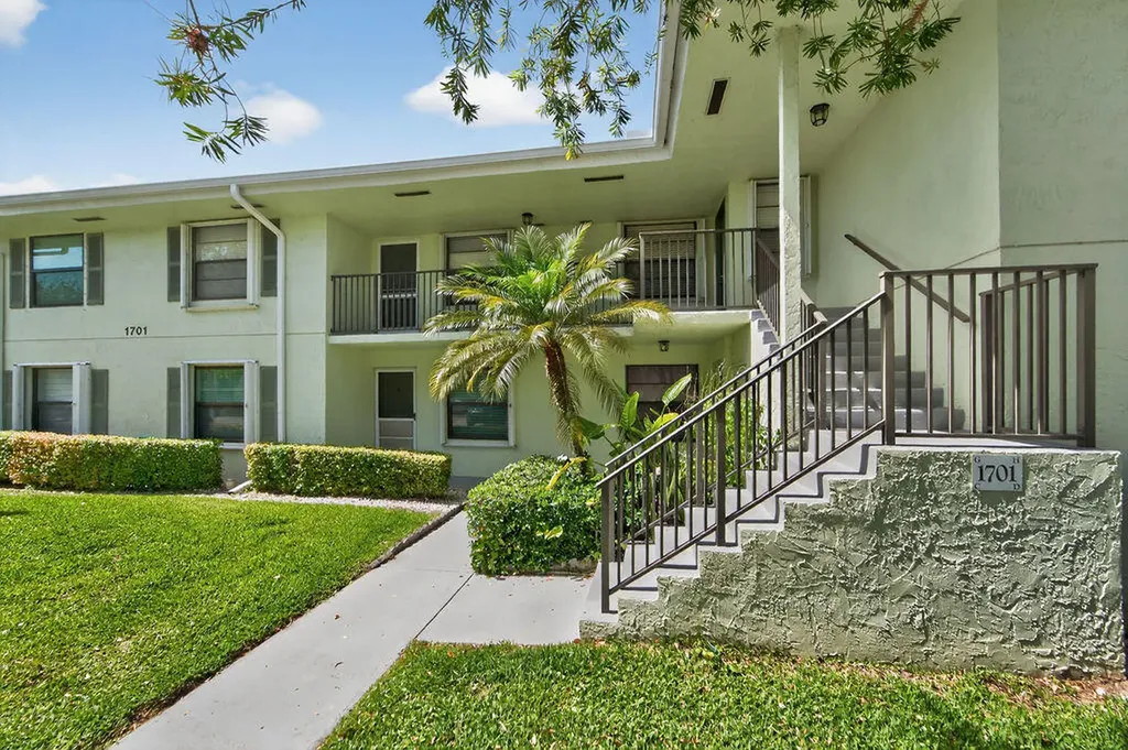 1701 Sabal Ridge Circle Palm Beach Gardens FL 33418