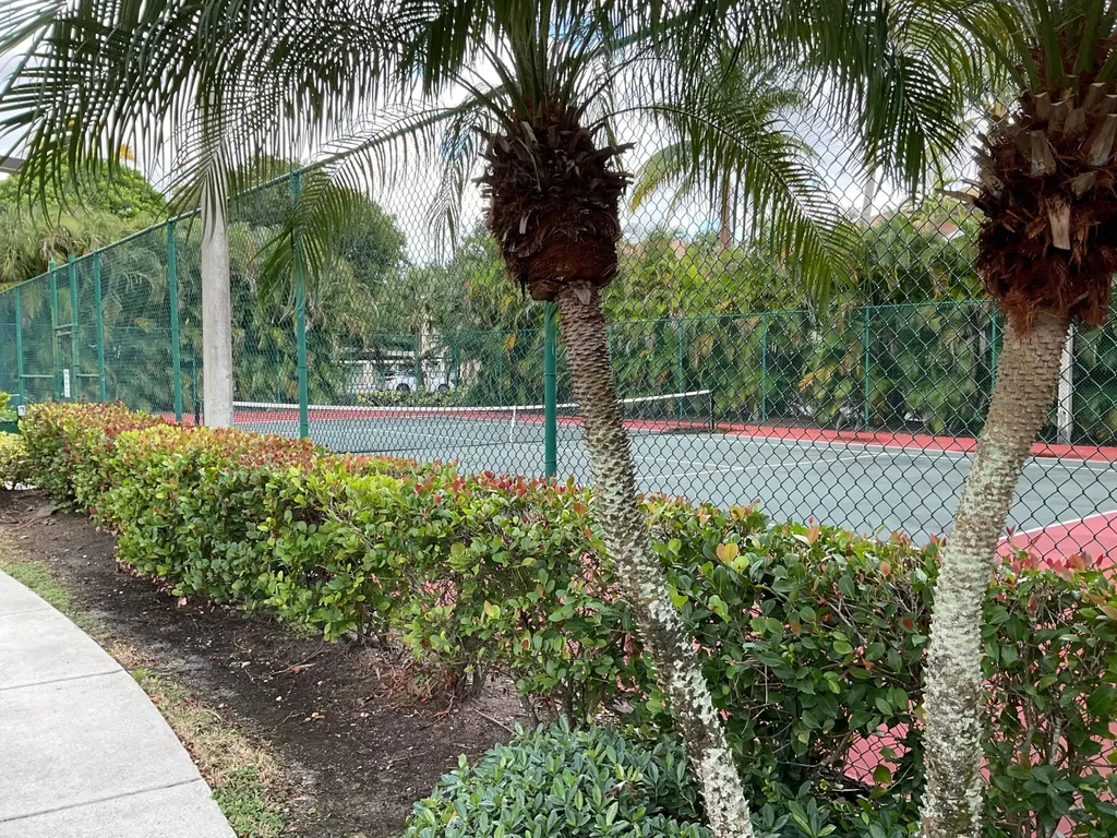 6418 Emerald Dunes W/garage West Palm Beach FL 33411