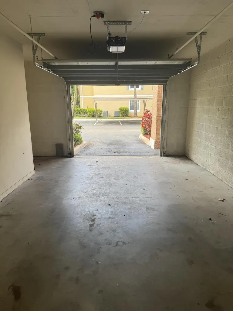 6418 Emerald Dunes W/garage West Palm Beach FL 33411