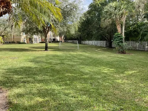 6418 Emerald Dunes W/garage West Palm Beach FL 33411