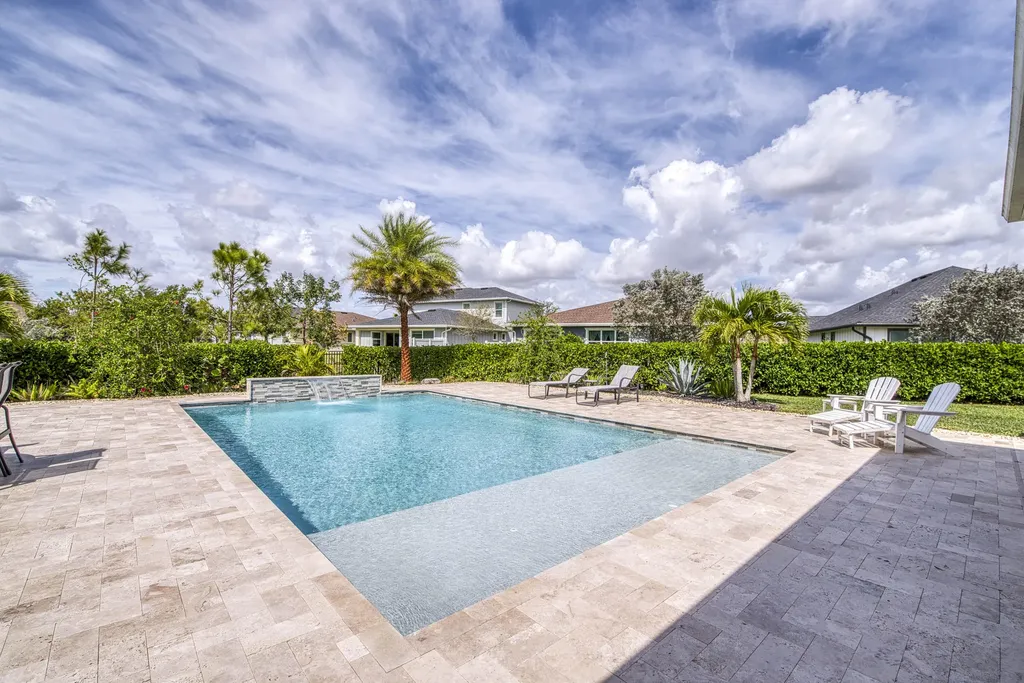 1385 Sterling Pine Place Loxahatchee FL 33470