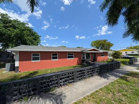 602 SW 1st Street Dania Beach FL 33004