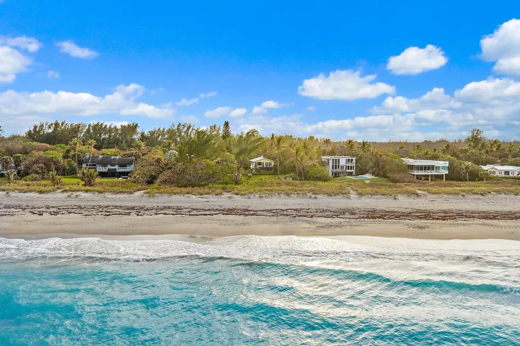 31 N Beach Road Jupiter Island FL 33455