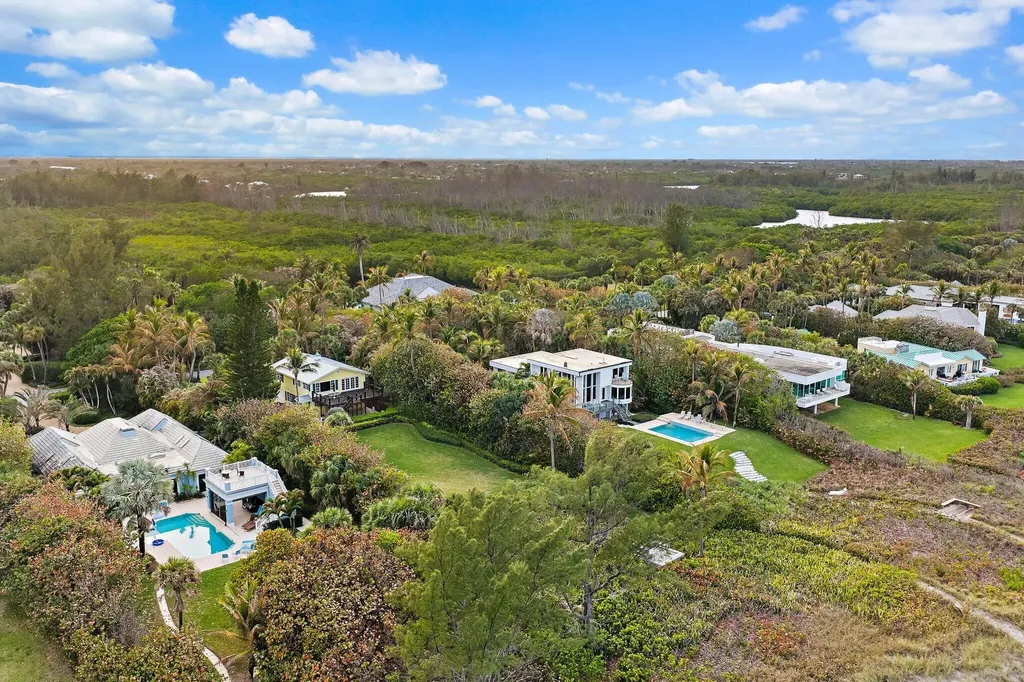 31 N Beach Road Jupiter Island FL 33455