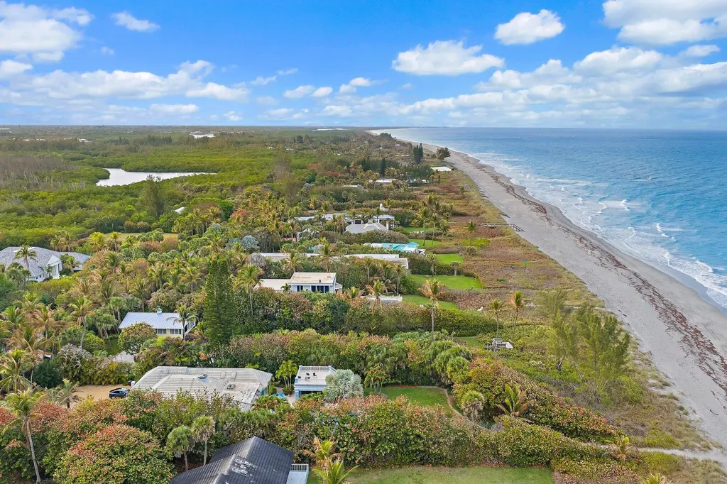 31 N Beach Road Jupiter Island FL 33455