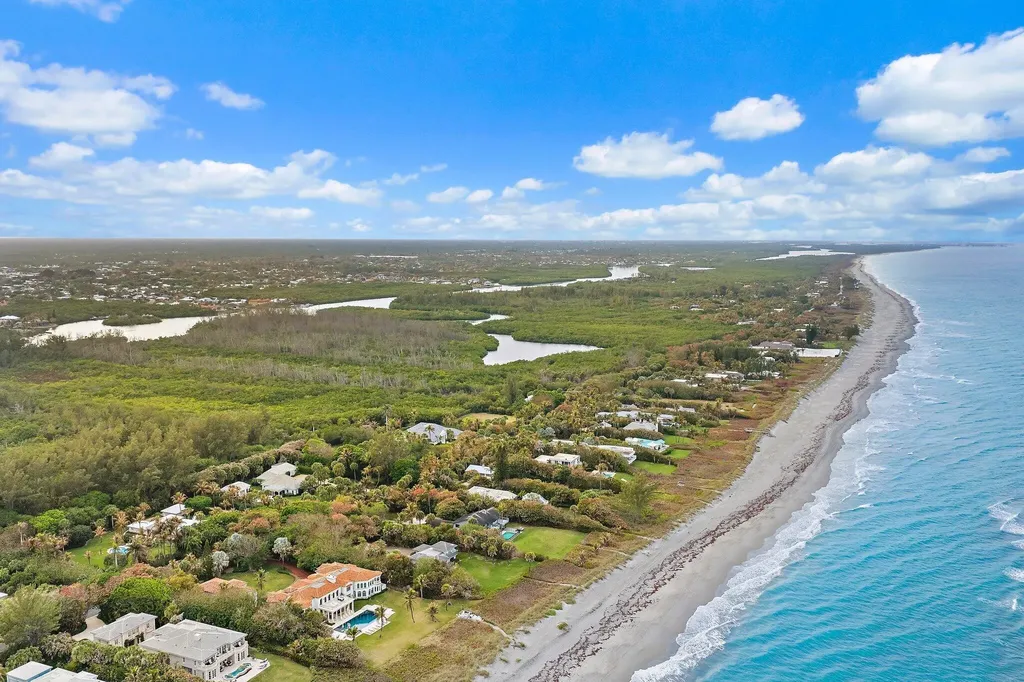 31 N Beach Road Jupiter Island FL 33455