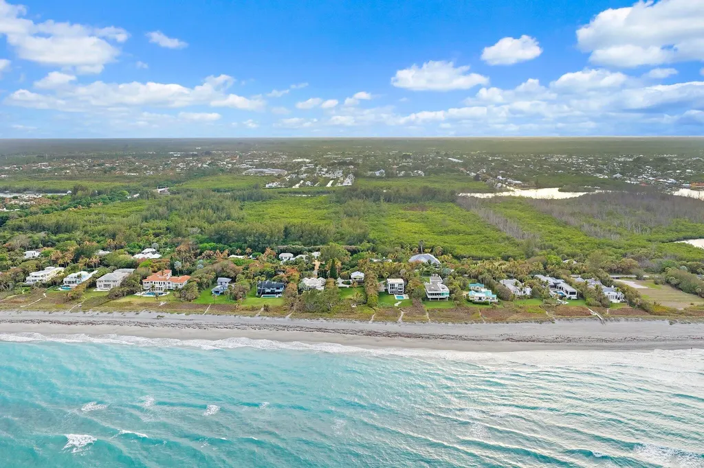 31 N Beach Road Jupiter Island FL 33455